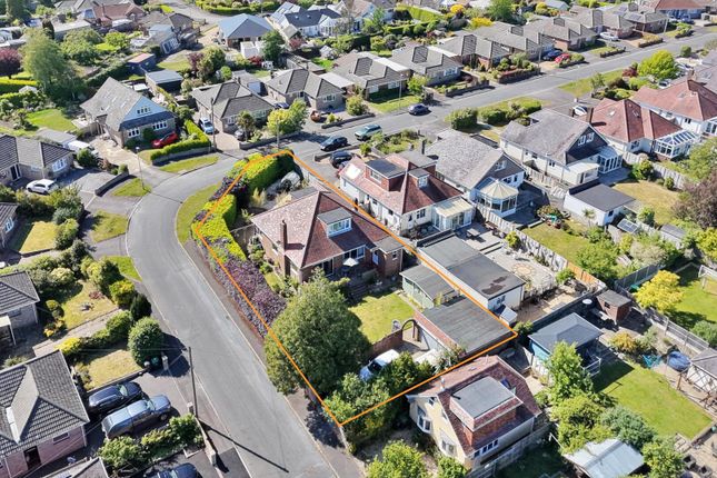 4, Insley Crescent, Broadstone photo 2