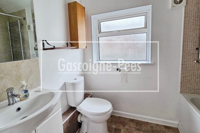 45, Guildford photo 5