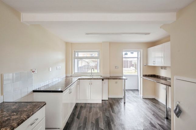 27, Chesswick Crescent, Scunthorpe photo 4