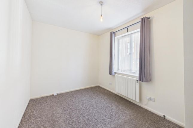 5, Bell View Manor, Ruislip photo 4
