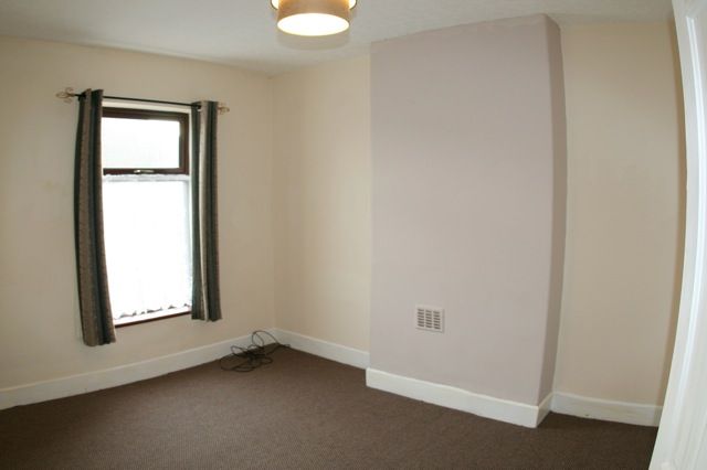 6, Warrington photo 4