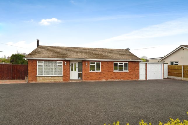 Thumbnail Bungalow for sale in Shrubbery Road, Drakes Broughton, Pershore, Worcestershire