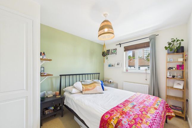 27, Mallard Close, Bristol photo 4