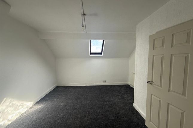 16, Lingwood Terrace, Bradford photo 5