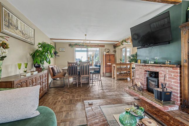 3 Charlotte Gardens, Blandford Hill, Winterborne Whitechurch photo 2