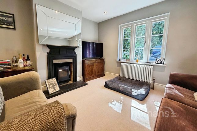 Portnall Cottage,, Wellington Avenue, Surrey photo 2