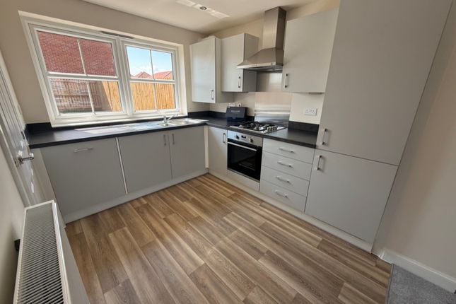 41, Hawker Way, Grimsby photo 3