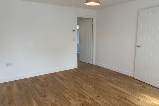 10, Island Avenue, Exeter photo 3