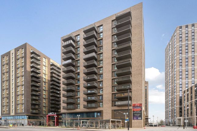2-bed flat on Wales Farm Road, North Acton, £450,000