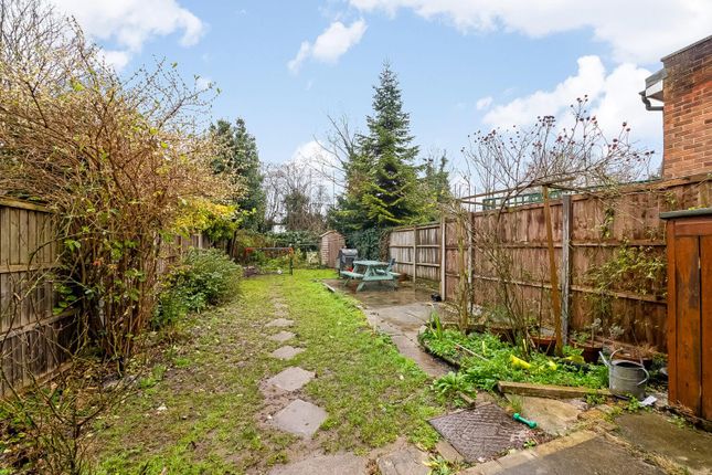 10, Norwood Park Road, London photo 4