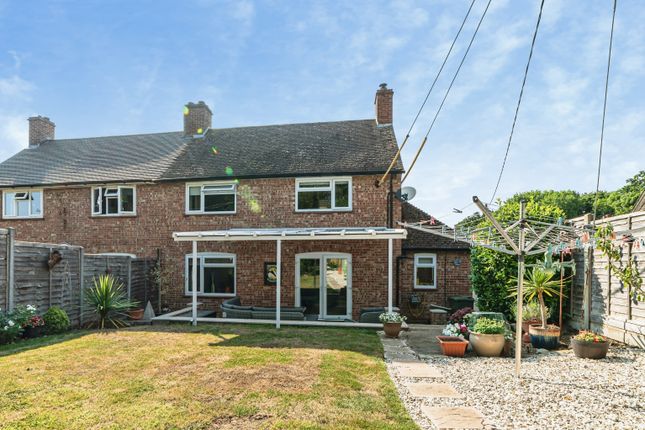 53, Southend, Thatcham photo 4