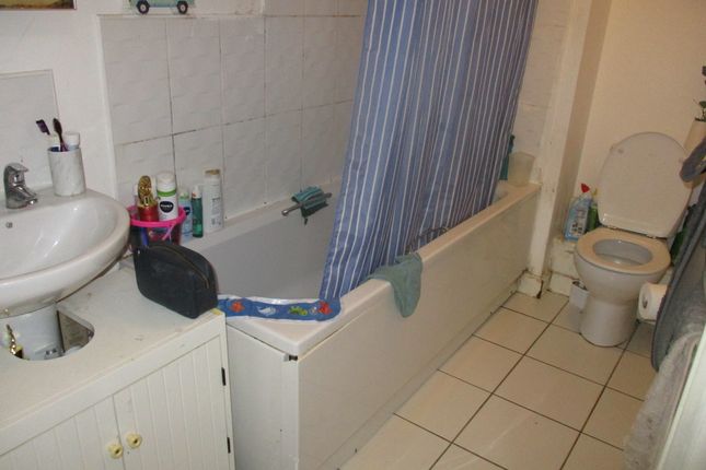 Oak Drive, Leeds photo 5