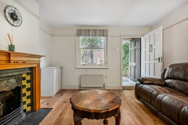 5 Park Cottages,, Crown Road, Twickenham photo 4