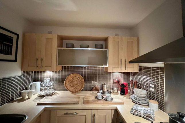 0/2, 305 Glasgow Harbour Terraces, Glasgow, Lanarkshire, G11 6BQ photo 4