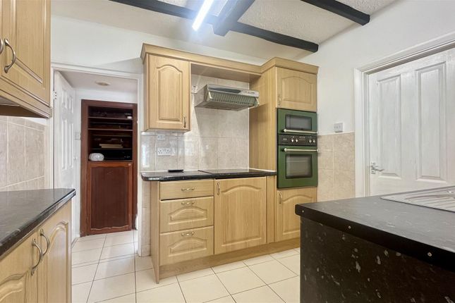 93, Culvers Avenue, Carshalton photo 4