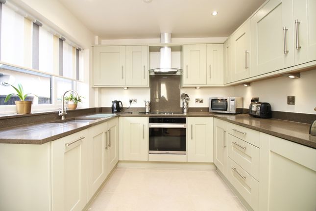 21, Ullswater Avenue, Fleetwood photo 2