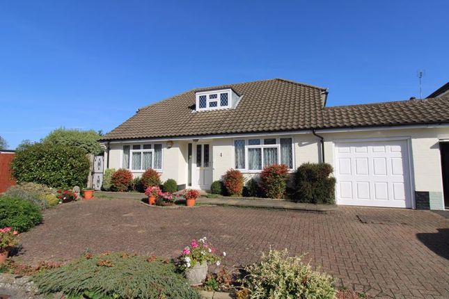 Thumbnail Bungalow for sale in Shelley Close, Banstead