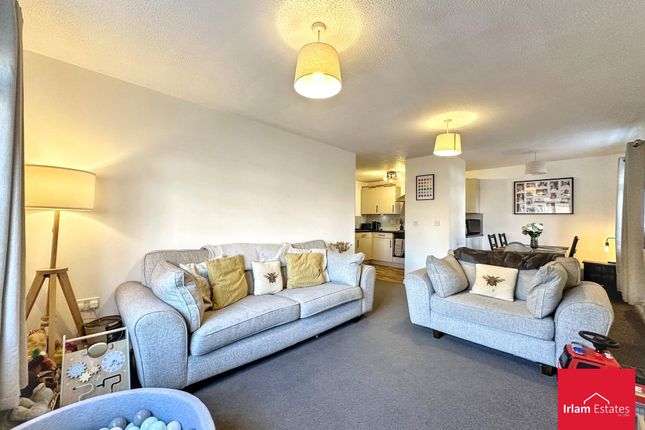 48 Rixtonleys Drive, Manchester photo 4