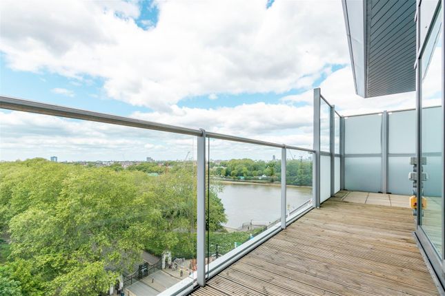 Flat to rent in Oswald Building, Chelsea Bridge Wharf