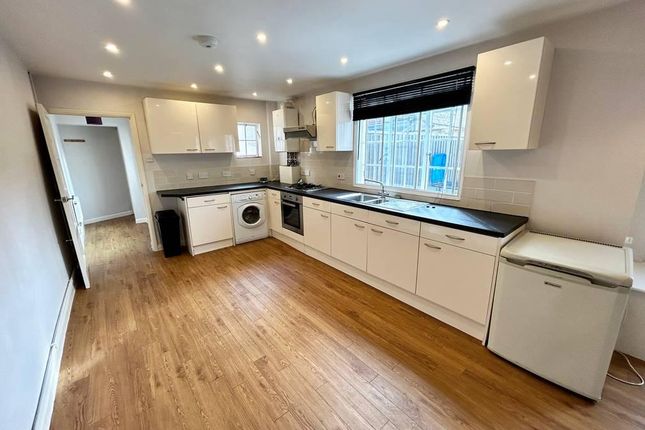 28, Lime Street, Olney photo 2