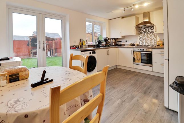 16, Percy curnock drive, Burslem photo 2