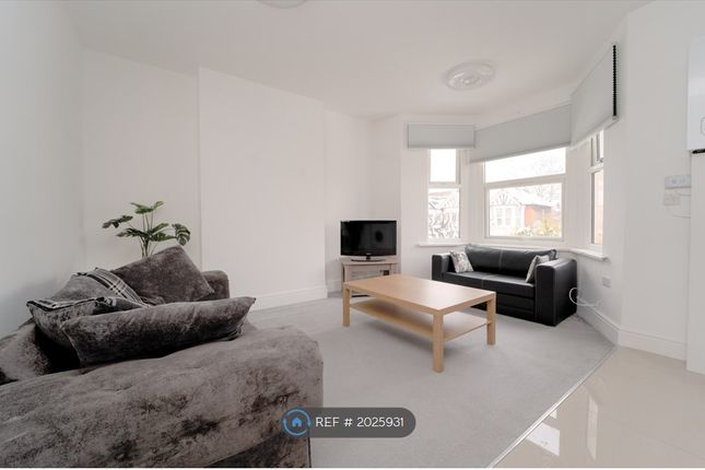 Thumbnail Flat to rent in Redcliffe Gardens, London