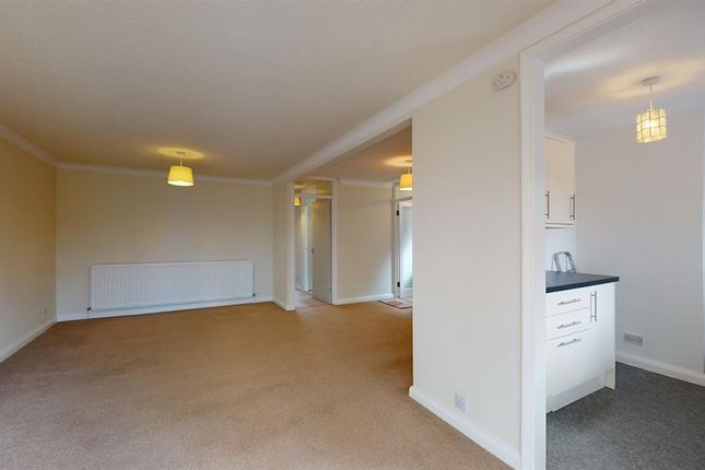 Flat 4, Elm Court, Brackenwood Close, Ilkley photo 4
