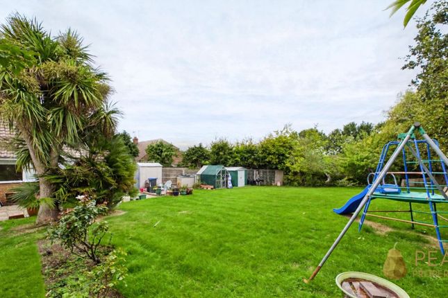 41 Sackville Crescent, Worthing photo 4