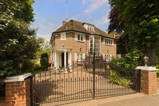 Thumbnail Property for sale in West Heath Close, London