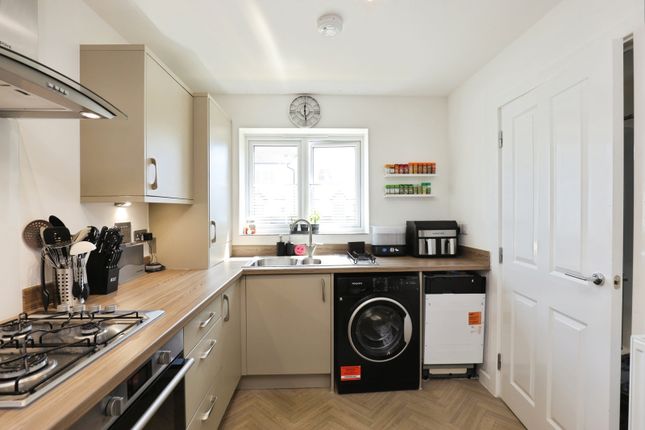 9, Nolder Way, Dursley photo 4
