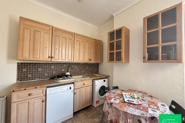 Room 2, 189, Friern Barnet Lane, London photo 5