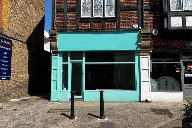 Retail premises to let in High Street, Rickmansworth