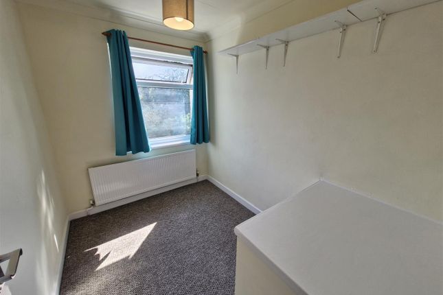 10, St. Julians Court, Caerphilly photo 5