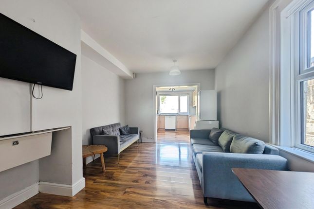 Room 2, 4, Arlington Road, Bath photo 3