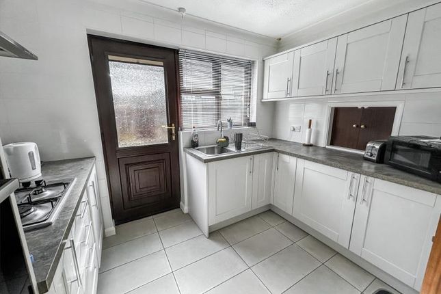 14, Parsons Heath, Colchester photo 3