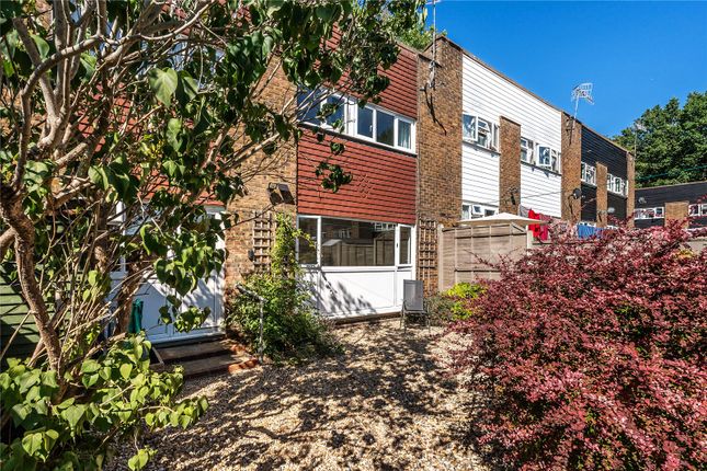 3-bed terraced on 7, Stonyfield, Kent, £325,000