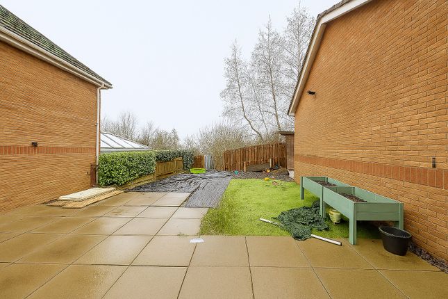 4, Bradley Gardens, Merthyr Tydfil photo 2