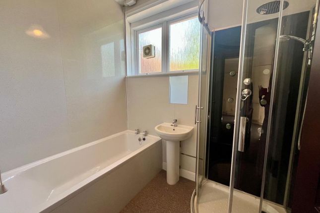 Flat 2, 10, Queens Avenue, Dorchester photo 3