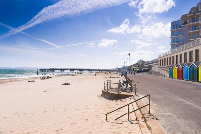 59, Honeycombe Beach, Bournemouth photo 2