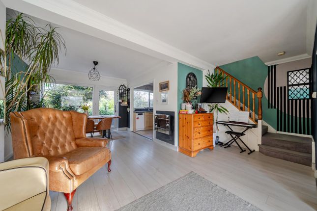 5, Brownhill Close, Chandler's Ford photo 2