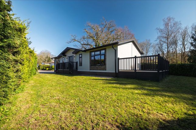 26a Warren Park,, Portsmouth Road, Thursley photo 3