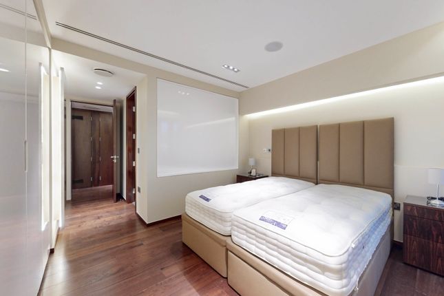 Flat for sale in Atrium Apartments, 131 Park Road, London