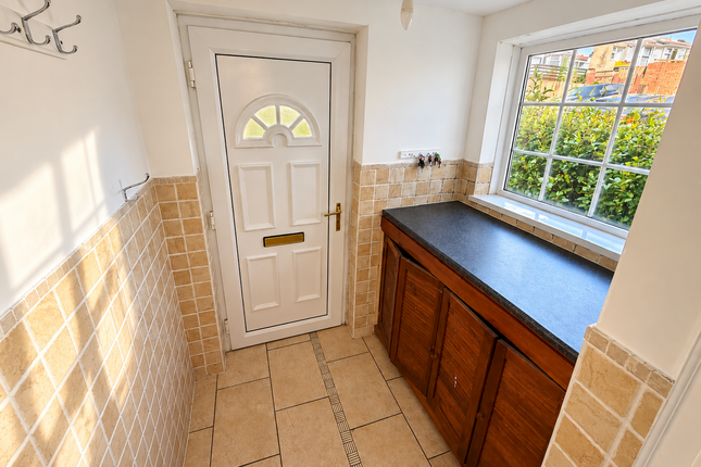 104, Thomas Street, Porth photo 2