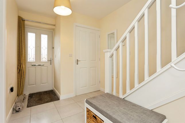 15, Tarry Close, Leicester photo 3