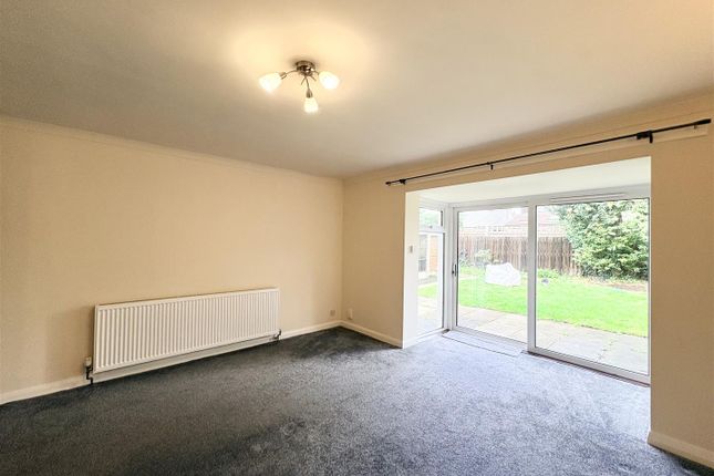 118, Waltham Close, Nottingham photo 4