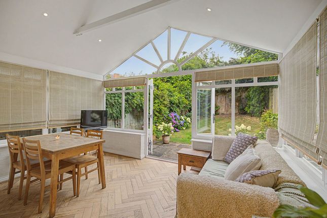 6 Dukes Walk, Altrincham photo 4