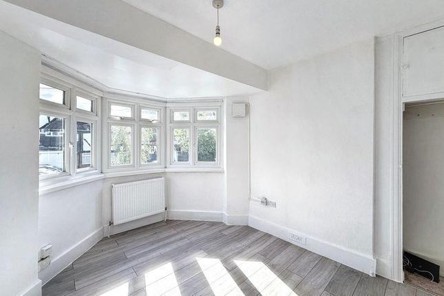 20A, Hayland Close, London photo 4