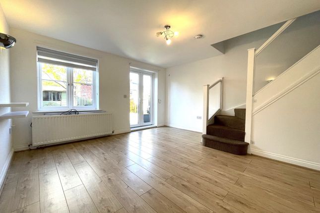 23 The Woodlands, Langley Park photo 3