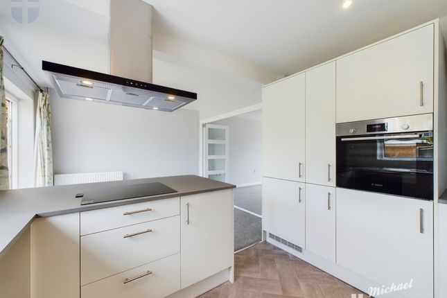 49 Chaucer Drive, AYLESBURY photo 4