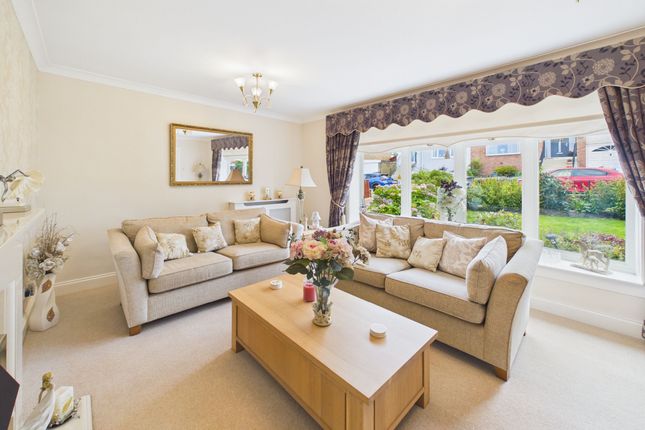 6 Hillfoot Drive, Wishaw photo 4